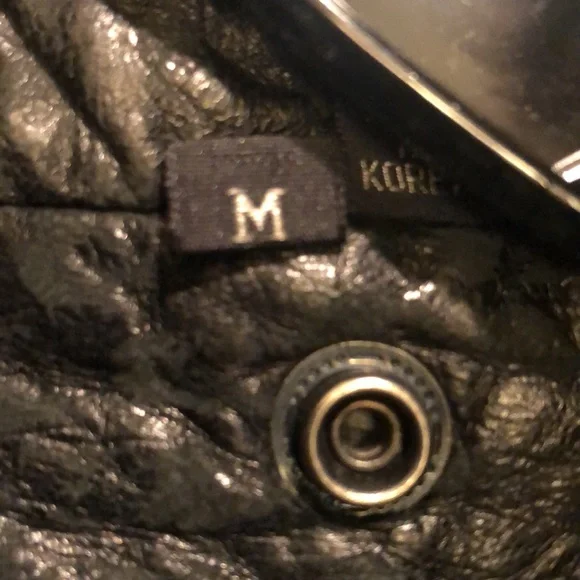 Excellent condition (real) opossum fur vintage vest. Size M from Andrew Marc. - Picture 3 of 4